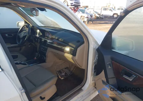 2011 Mercedes-Benz Glk 350 4Matic z USA, uszkodzony, nr VIN WDCGG8HB5BF570665